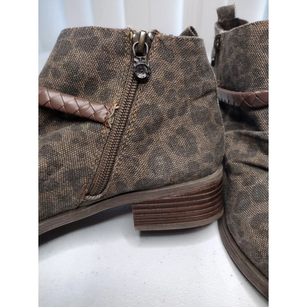 Blowfish Leopard Print Ankle Boots Women's Size 7.5 Side Zip Comfort Fashion